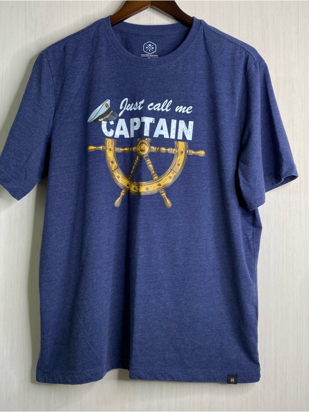 Mountain & Isles Just Call Me Captain Short Sleeve Graphic T-Shirt Blue XL